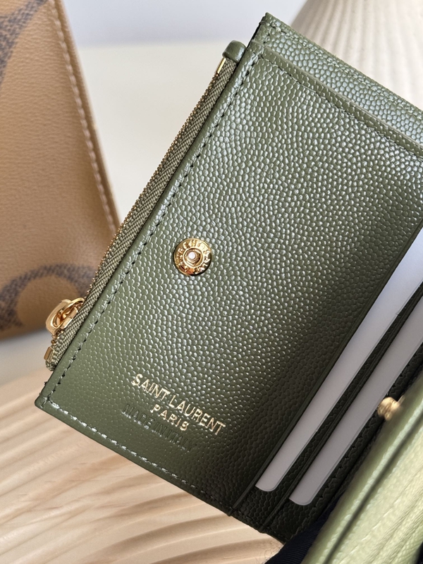 イヴサンローラン財布素材ディテール